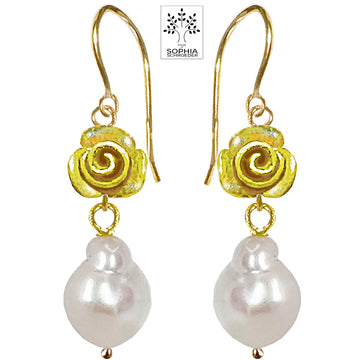 Rosebud basic Earring with dangling Freshwater Pearl