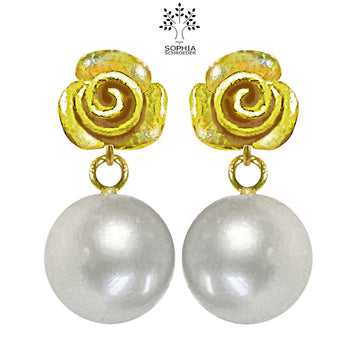 Rosebud basic Ear Stud with dangling Freshwater Pearl