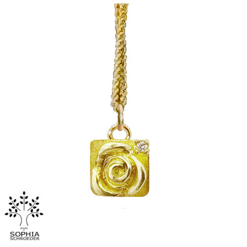 Rosebud Treasure Basic Pendant